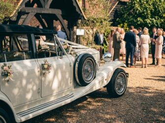 How to Plan Wedding Transport That Feels Elegant Without Adding Extra Stress