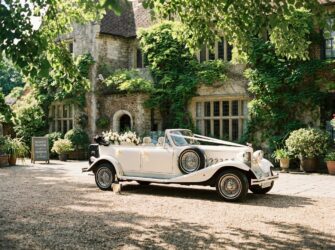How to choose the perfect wedding car hire in Sussex, Surrey and Kent